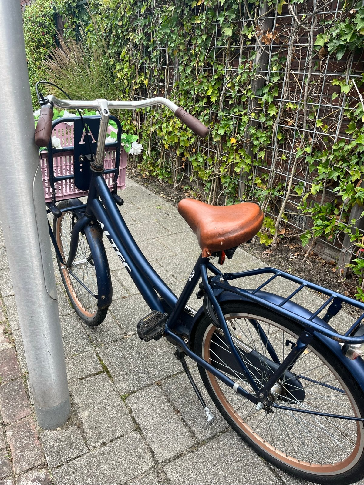 Donkerblauwe Altec kinderfiets 24 inch, Fietsen en Brommers, Minder dan 49 cm, Ophalen, Gebruikt, Overige merken