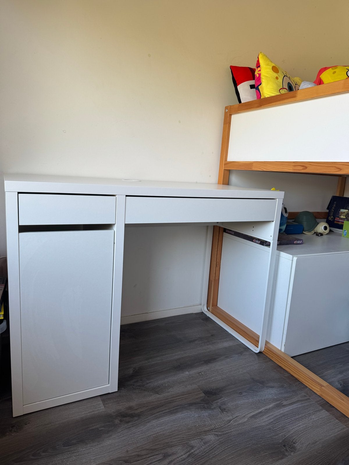 IKEA KURA omkeerbed + MICKE bureau – zonder matras, Ophalen, Met lades, Kinderbureau, Zo goed als nieuw