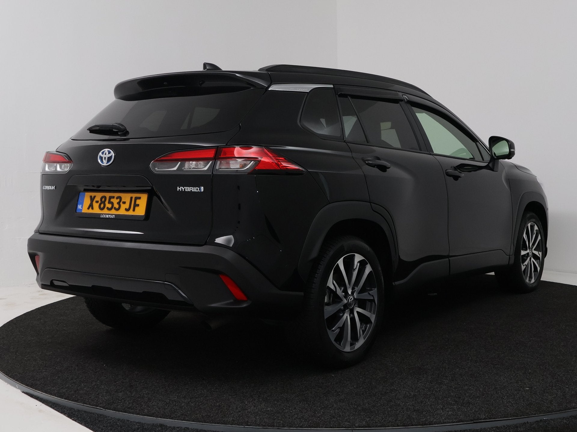Toyota Corolla Cross Hybrid 200 Executive | Panoramadak | Le, 12 maanden, Gebruikt, 4 cilinders, Zwart