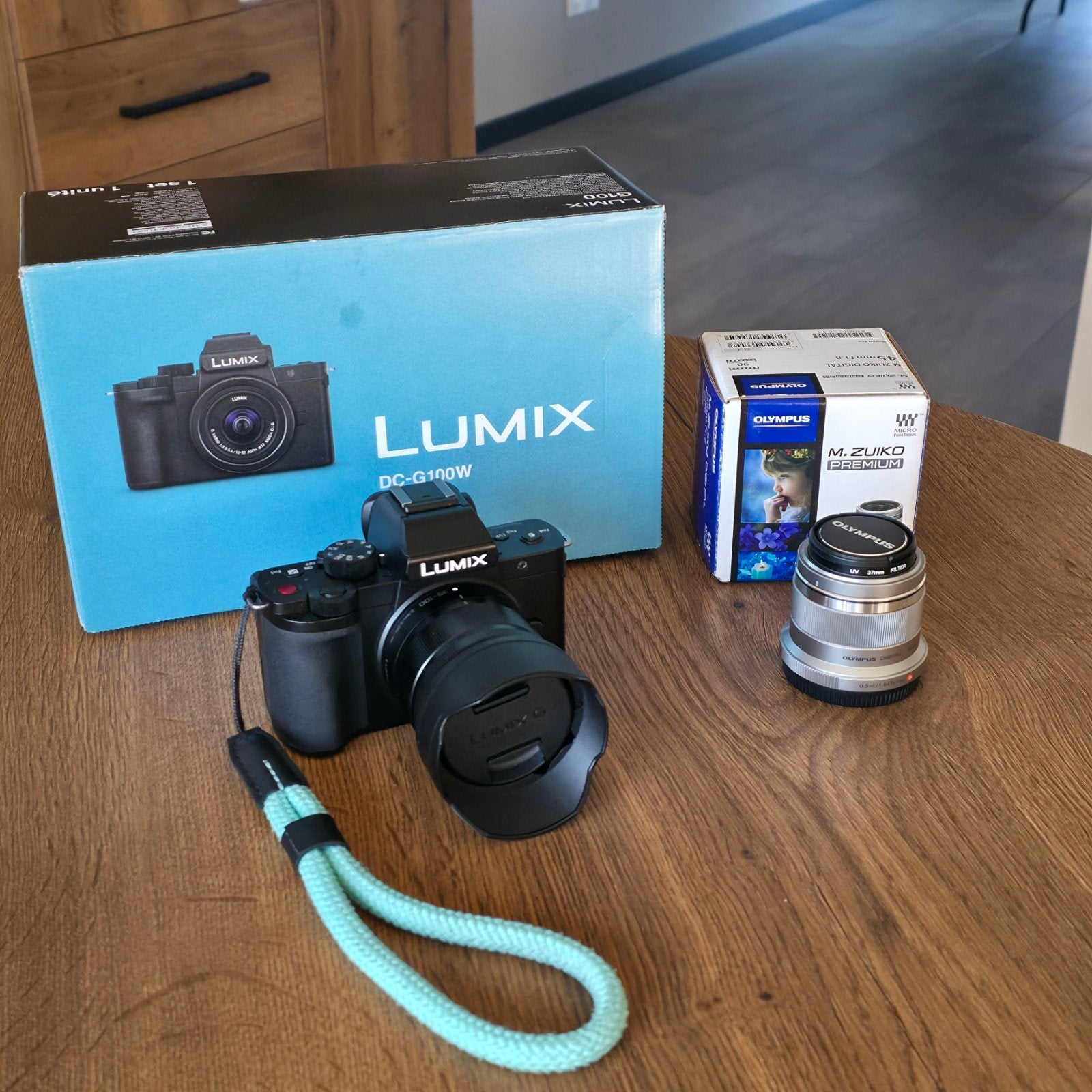Panasonic Lumix G100 Camera met 2 lenzen, Ophalen of Verzenden, Zo goed als nieuw, Standaardlens