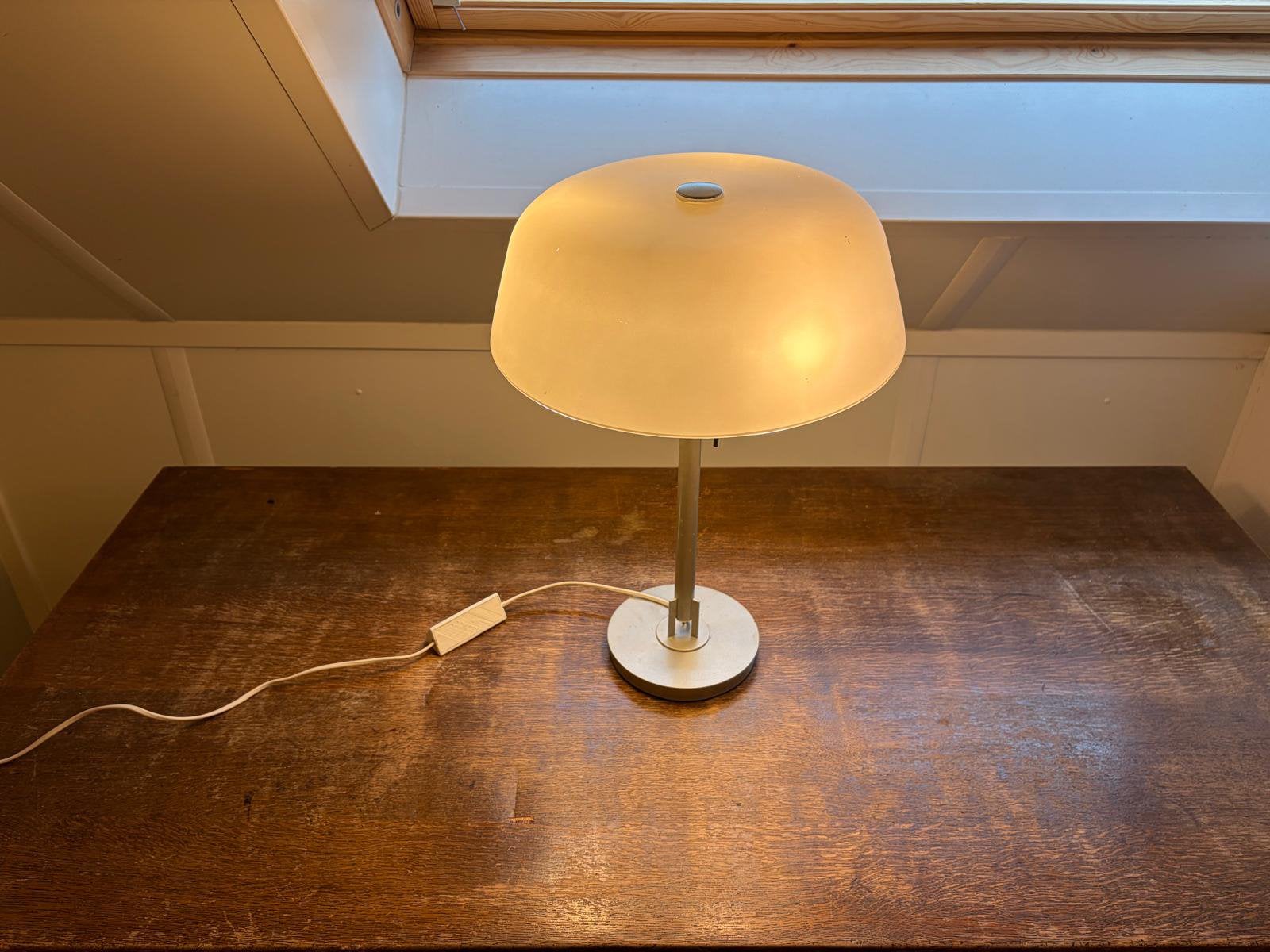Design lamp, Ophalen