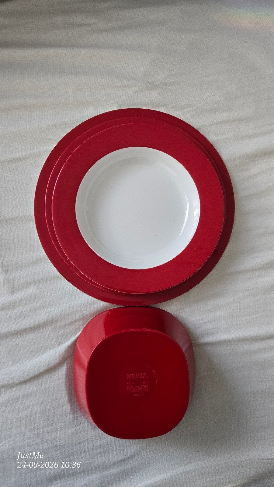 Mepal servies set - rood en wit, Ophalen of Verzenden, Zo goed als nieuw