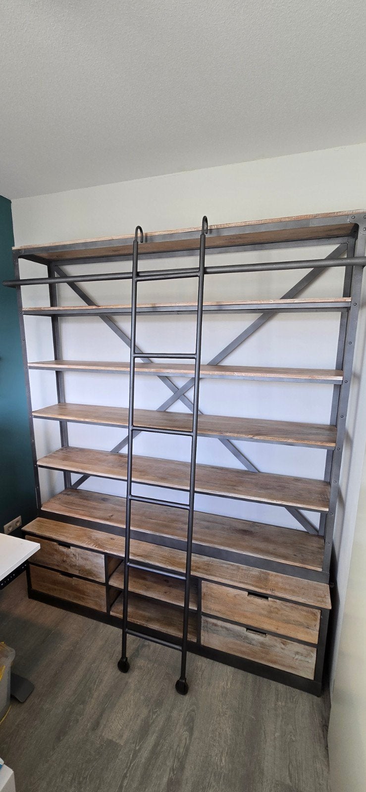 Industriële boekenkast met ladder, 185x225 cm, deelbaar, 200 cm of meer, 150 tot 200 cm, Zo goed als nieuw, Met lade(s)