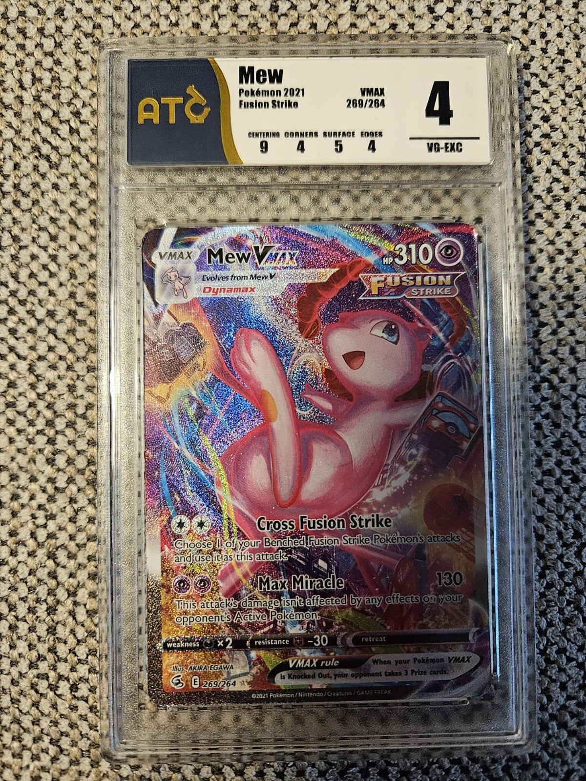 Mew VMAX Pokémon kaart ATC gegradeerd 4 VG-EXC, Ophalen of Verzenden