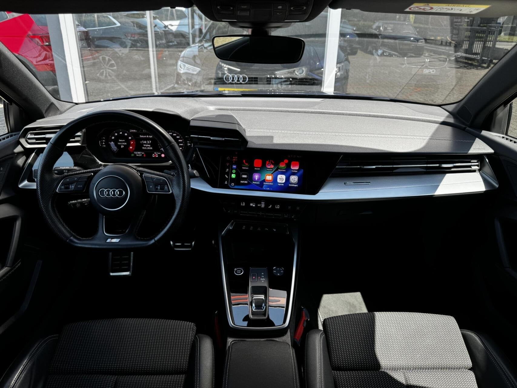 Audi A3 Limousine 35 TFSI S-Line|CarPlay|Virtual|ACC|Automaa, Auto's, 4 cilinders, 150 pk, Blauw, Leder en Stof