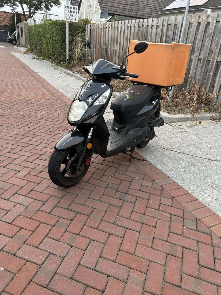 Sym X Pro Scooter Bezorgscooter met Usb lader, Ophalen, Gebruikt, Benzine, Overige modellen