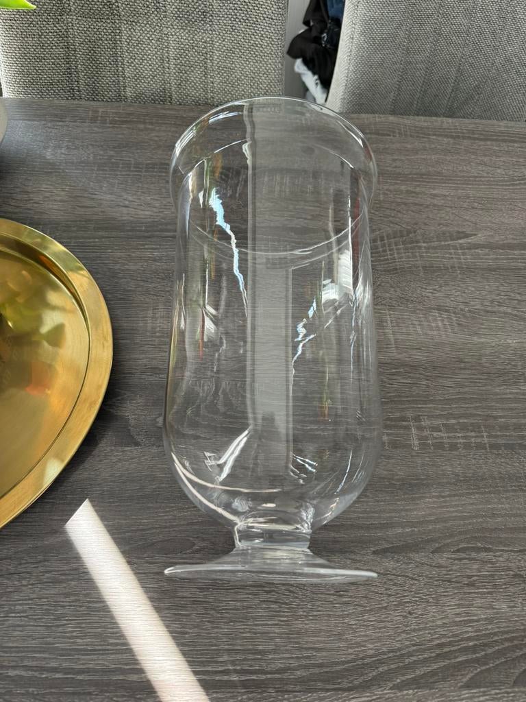 glazen hurricane vaas is nieuw. 35 cm en diameter 20 cm., Ophalen of Verzenden, Zo goed als nieuw, Overige typen