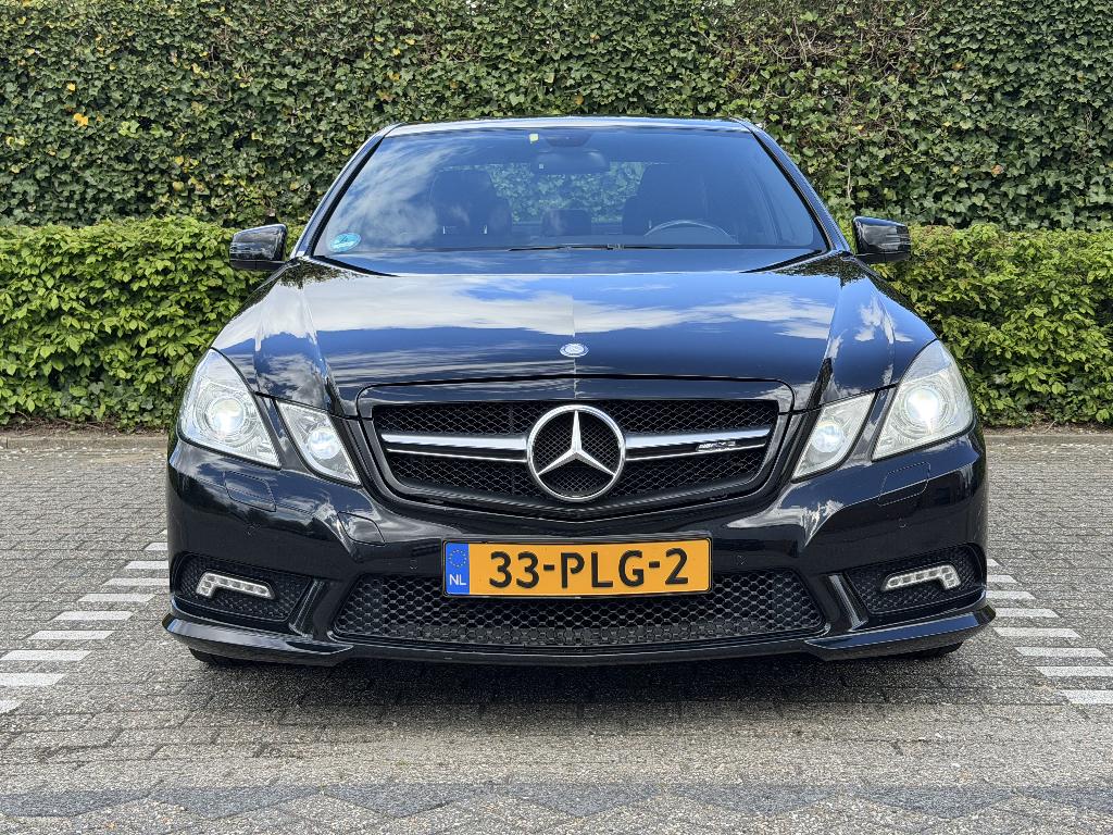 Mercedes E200AMG, NWE APK, CARPLAY, CLIMA, CRUISE, XENON/LED, Auto's, Mercedes-Benz, Euro 5, Achterwielaandrijving, Zwart, 4 cilinders