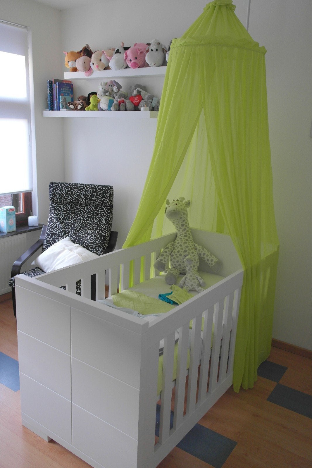 Babybed/peuterbed ombouw met matras - incl klamboe, Ophalen, Wit, 190 cm of minder, Hout