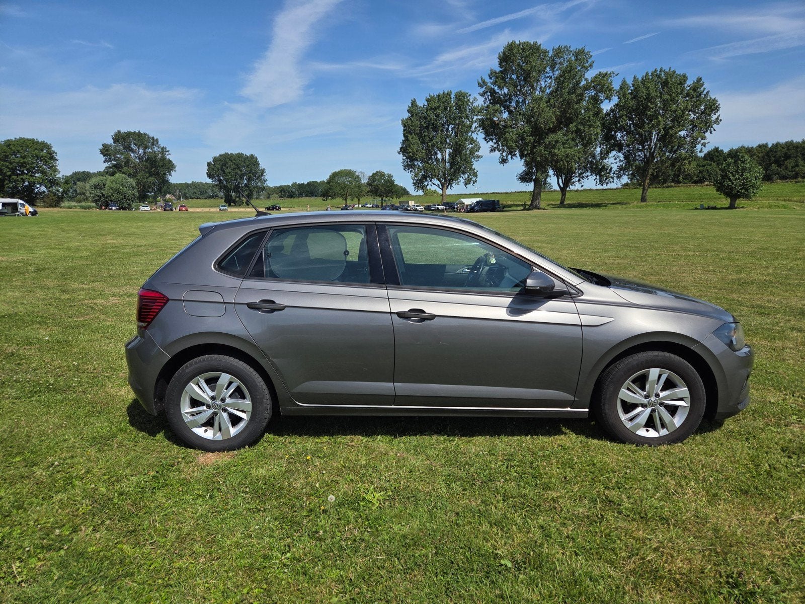 Volkswagen Polo 1.0 TSI 95pk 2019 Grijs, Auto's, Volkswagen, Voorwielaandrijving, 40 €/maand, Origineel Nederlands, LED verlichting