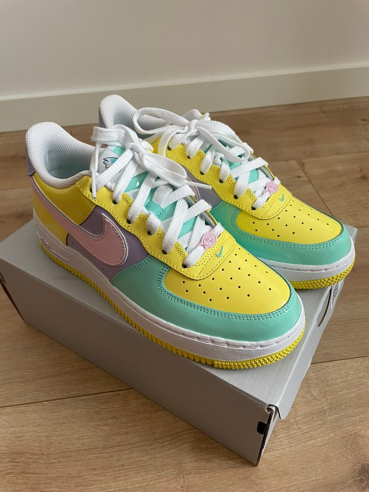 Nike air force 1 low Easter, Ophalen of Verzenden, Nieuw, Overige kleuren, Sneakers of Gympen