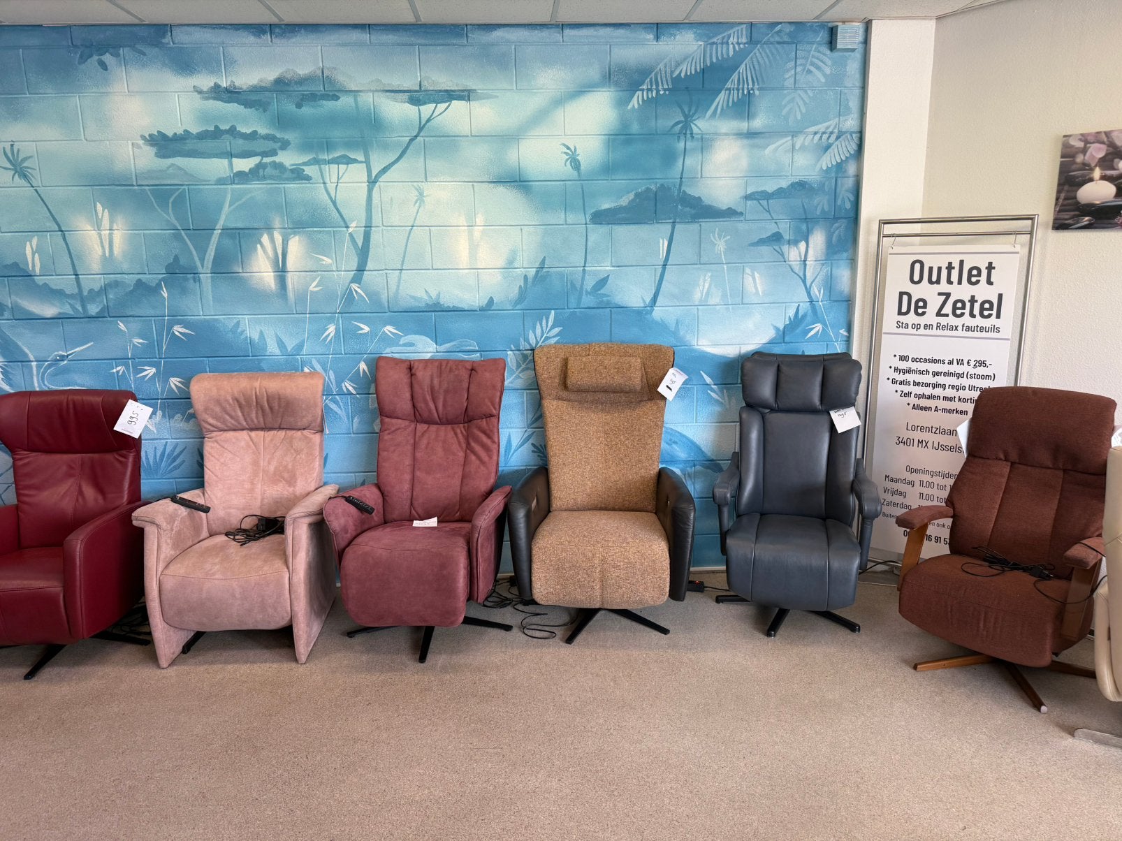 A merken Tweedehands outlet relaxfauteuils sta op stoelen