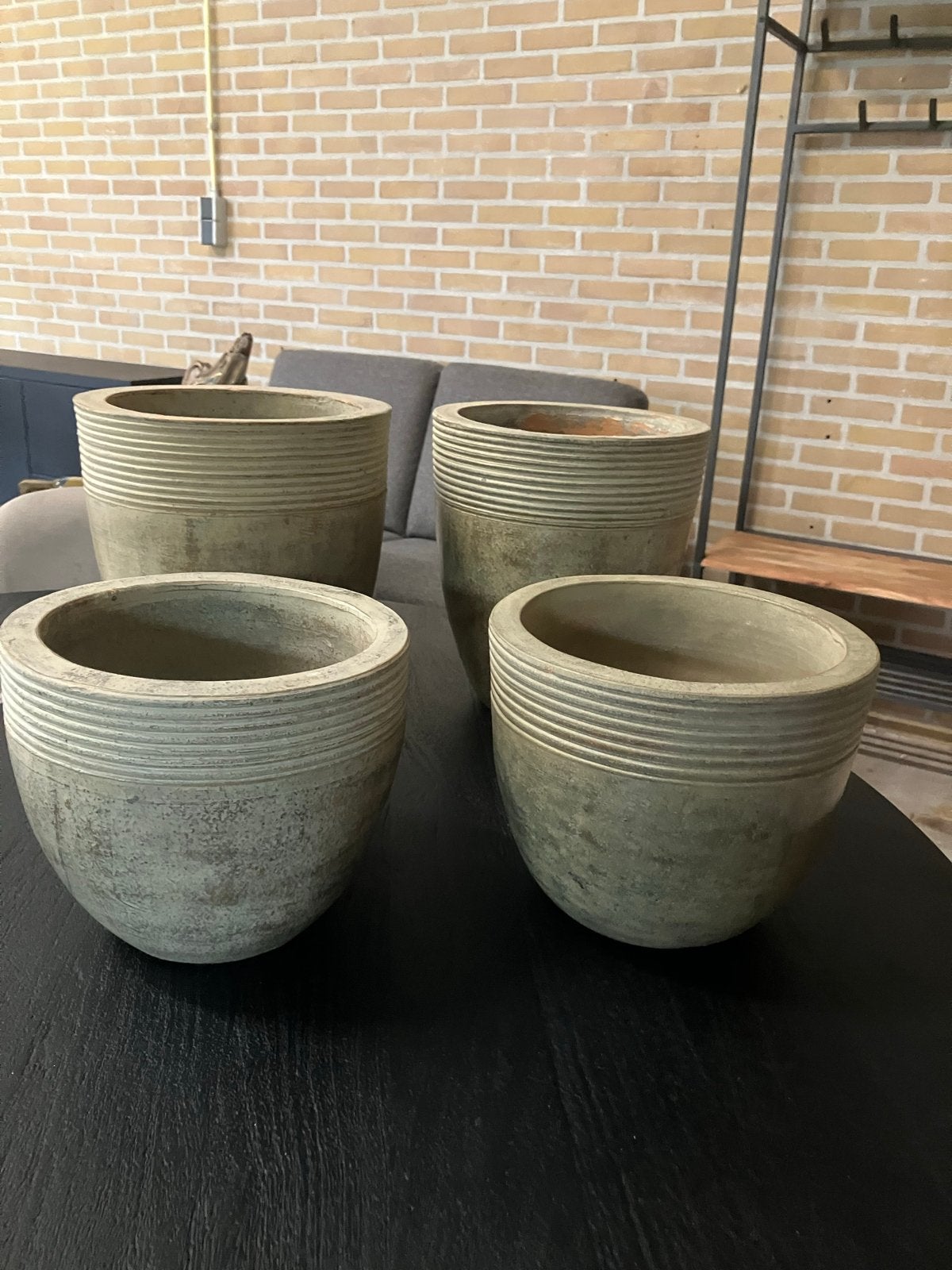 Set van 4 gebruikte bloempotten voor binnen of buiten, Tuin en Terras, Bloempotten, Gebruikt, Rond, Binnen, Aardewerk