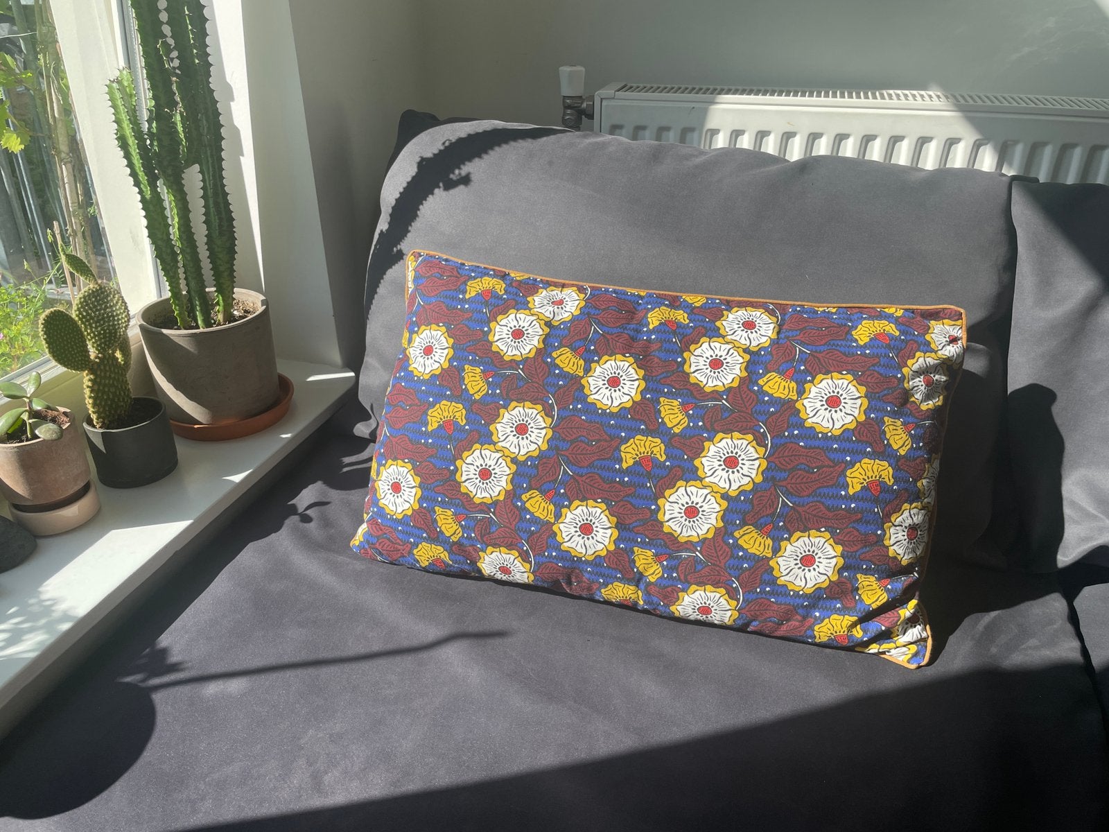 Kleurrijke kussen, Ophalen, Zo goed als nieuw, Overige kleuren, Rechthoekig