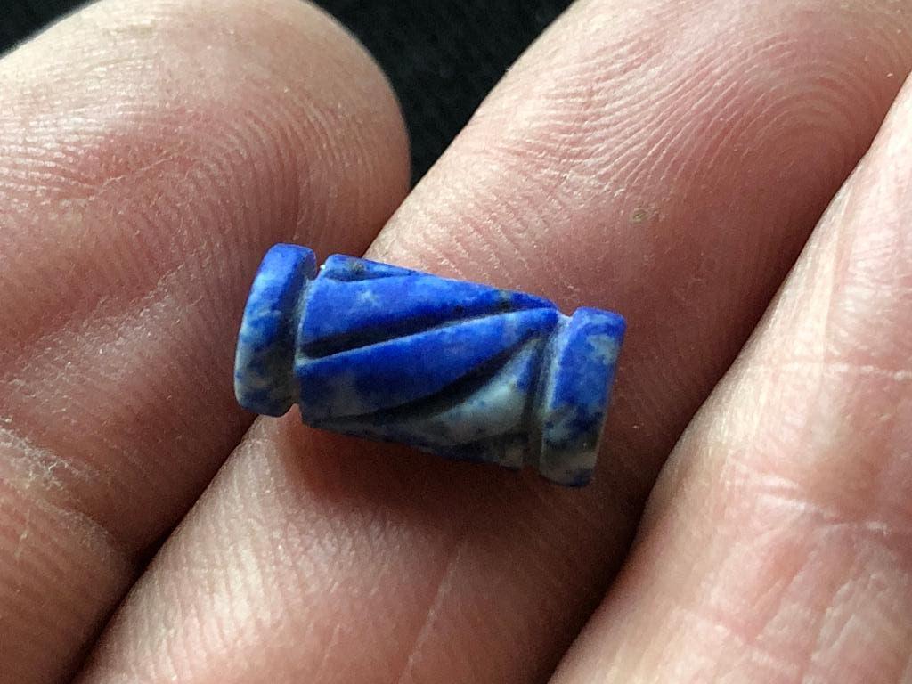 Bodemvondst EGYPTE Romeinse lapis lazuli KRAAL 2100 jr oud., Ophalen of Verzenden