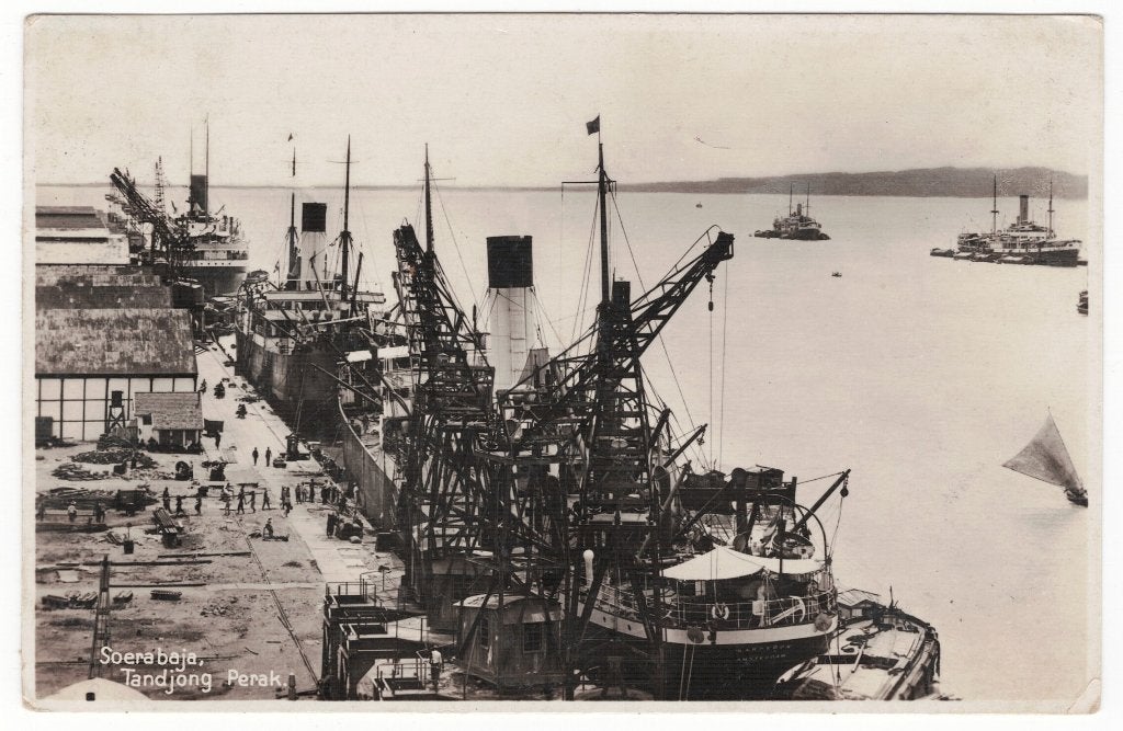 B26165 Haven van Soerabaja, Ophalen of Verzenden, 1920 tot 1940, Gelopen, Buiten Europa