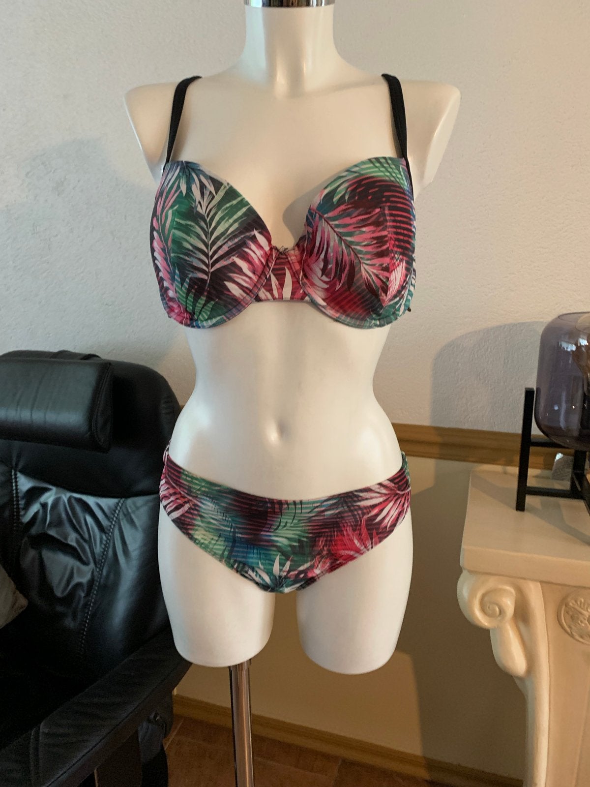 Bikini met tropische print - Maat 40/42, Ophalen of Verzenden, Zo goed als nieuw, Overige kleuren, Bikini