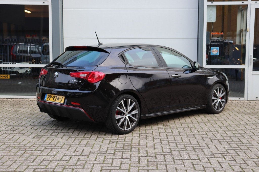 Alfa romeo GIULIETTA 1.4 T 170PK AUT MultiAir  SUPER/ORIG.NL, Bluetooth, Euro 6, 4 cilinders, Zwart