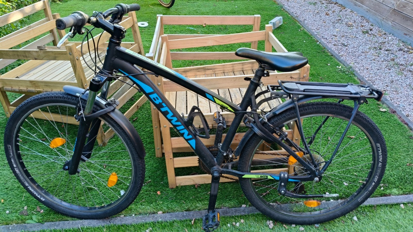 B'Twin All Terrain Dry Mountainbike - Zwart/Blauw, Fietsen en Brommers, Gebruikt, Hardtail, 53 tot 57 cm, Ophalen