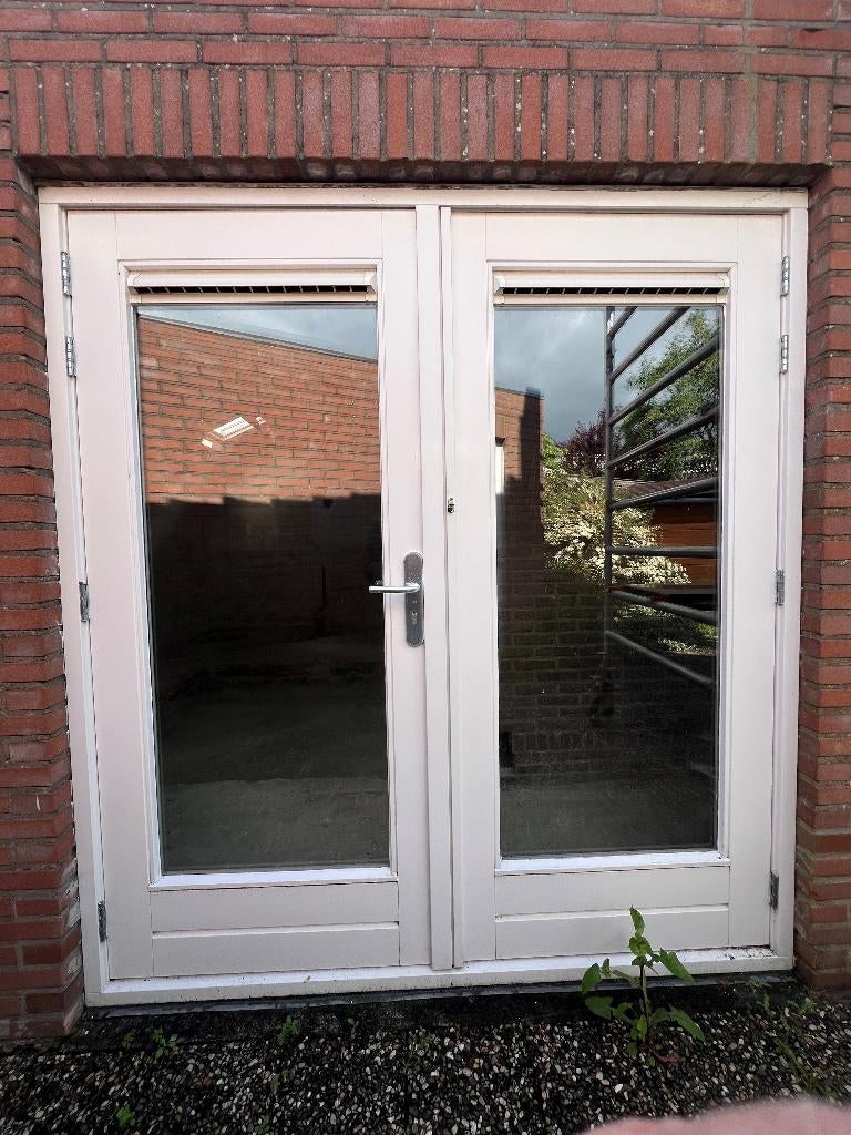 hardhouten kozijn met openslaande deuren, Doe-het-zelf en Verbouw, Kozijnen en Schuifpuien, Deurkozijn, Zo goed als nieuw, 150 tot 225 cm
