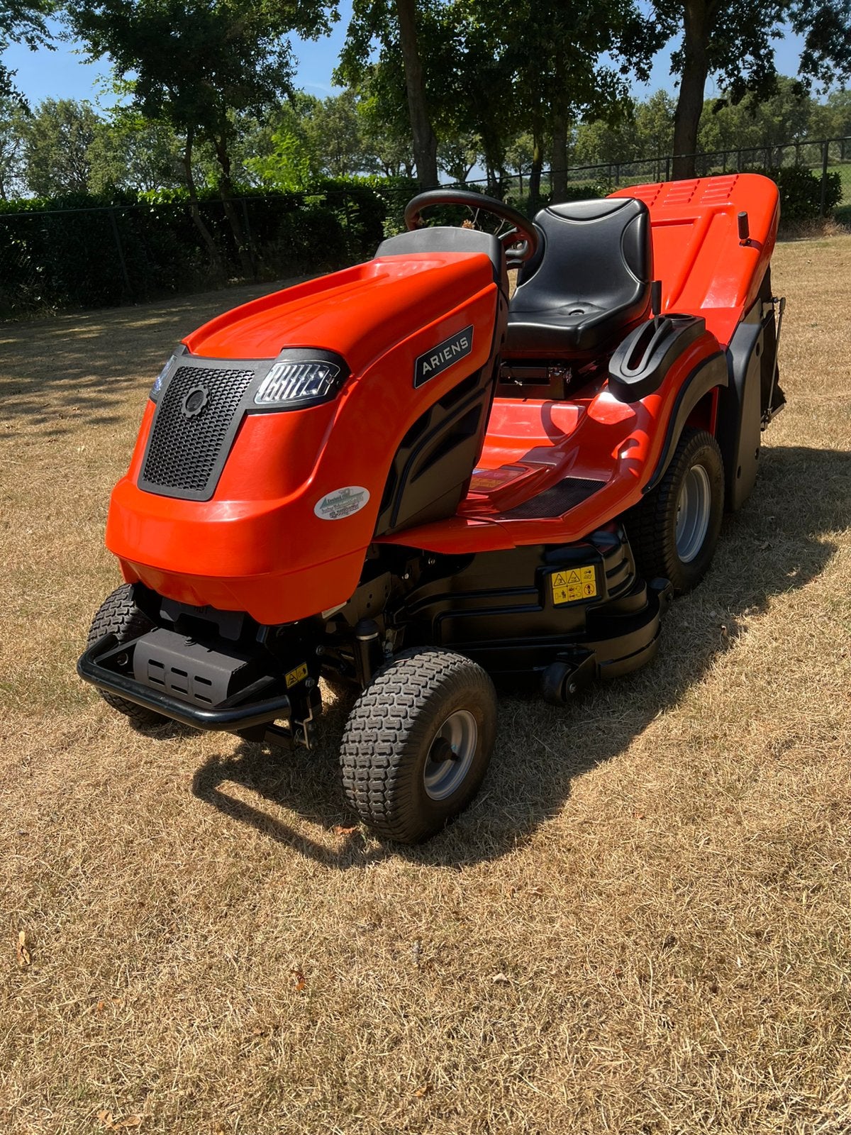 Als nieuw: Ariens C60 zitmaaier met veeg / opvangbak bj 2020, Info@AriensCo.com, Brillion Wisconsin VS, Ophalen of Verzenden, 90 tot 120 cm