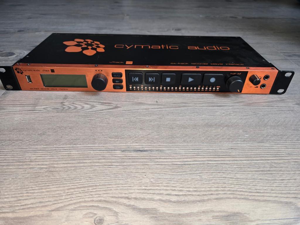 Cymatic Audio uTrack24 - 24-track recorder/player/interface, Muziek en Instrumenten, Mengpanelen, Gebruikt, 20 kanalen of meer