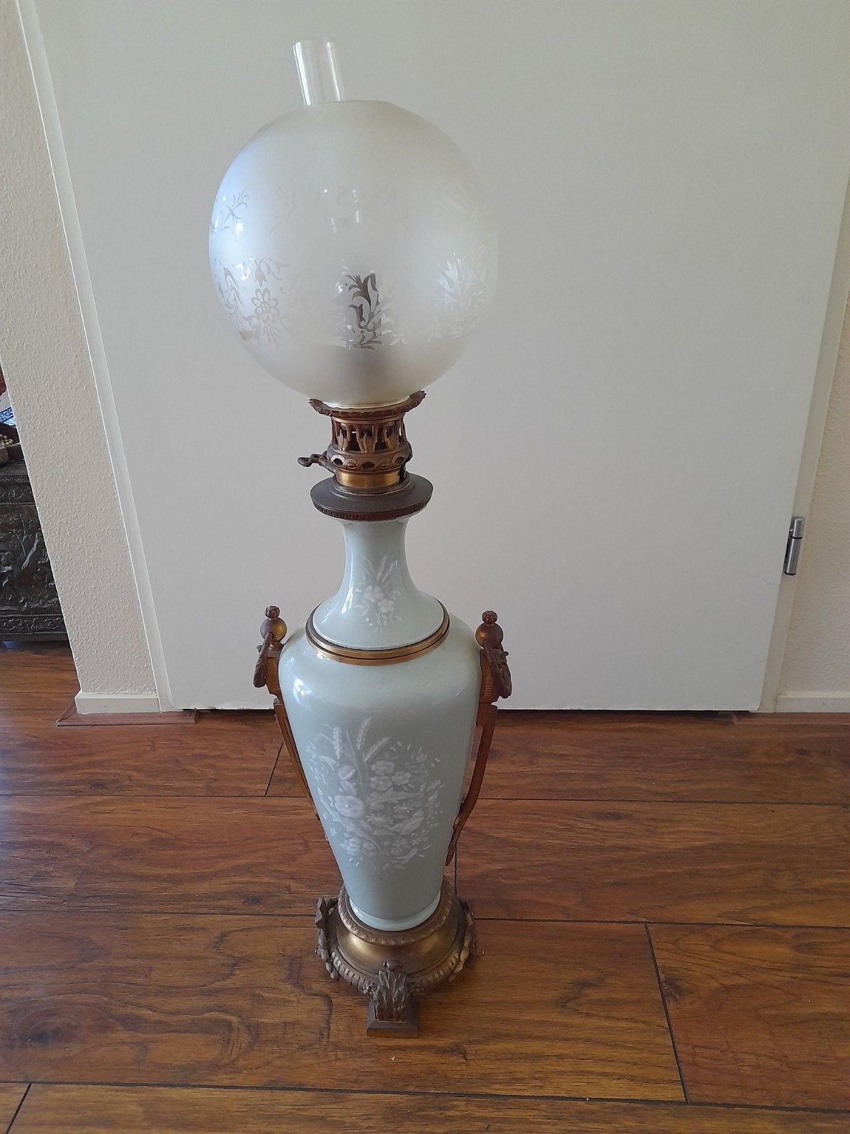 Antieke olielamp met beschadigde bol, Antiek en Kunst, Ophalen