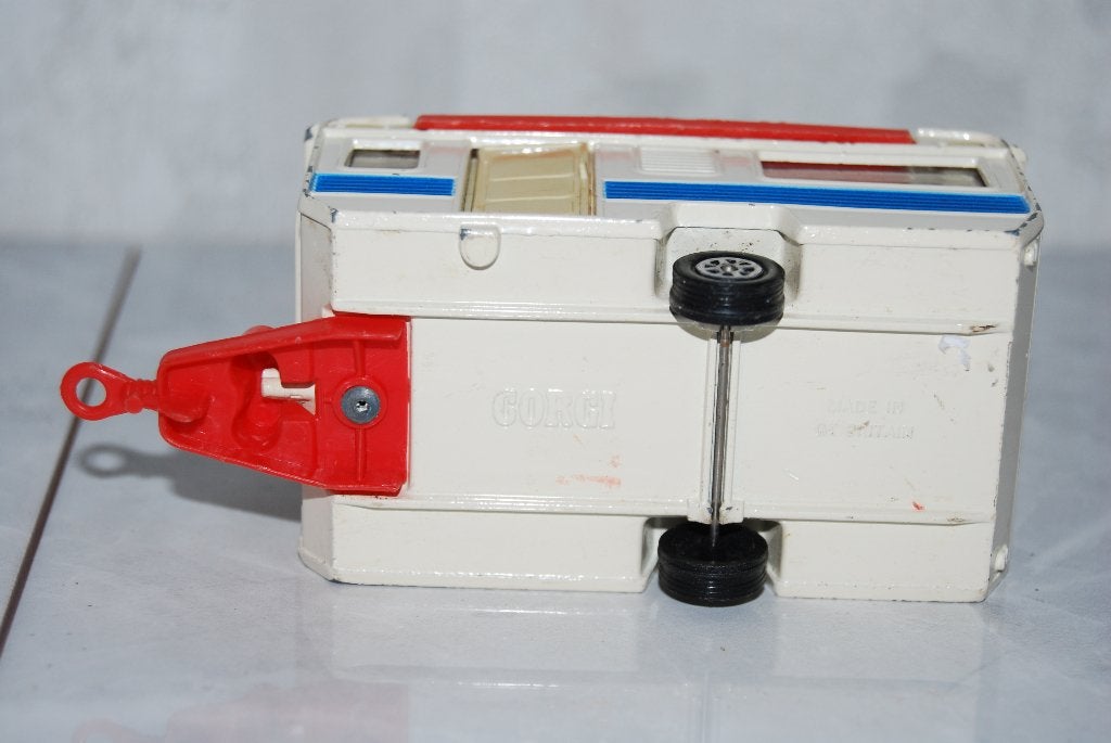Corgi 490 Touring Caravan, Hobby en Vrije tijd, Ophalen of Verzenden, Gebruikt, Overige typen, Corgi