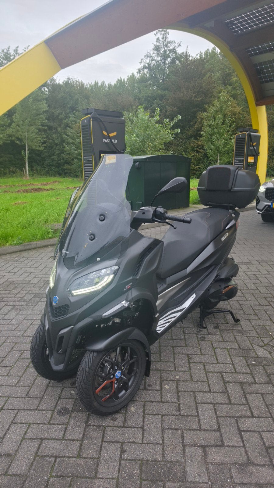 Piaggio MP3 530 HPE Exclusive – 2026 – slechts 3.200 km – bt