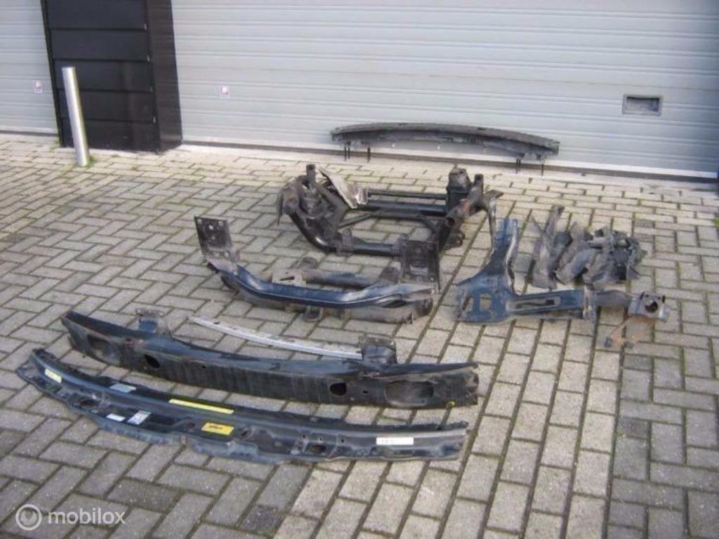 Range Rover L322 Vogue Subframe front bumper balk frame, Auto-onderdelen, Land Rover, Ophalen of Verzenden