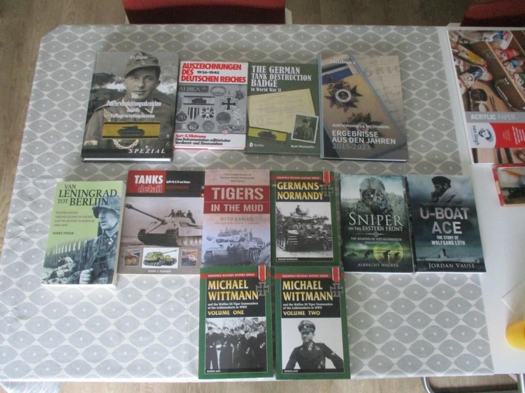 Vakboeken Tweede Wereldoorlog, medailles, Panzer etc, Verzamelen, Verzenden, Landmacht, Duitsland, Boek of Tijdschrift