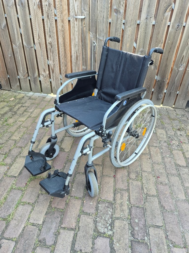 Rolstoel Vermeiren D100 46cm, Ophalen, Inklapbaar, Zo goed als nieuw, Duwrolstoel