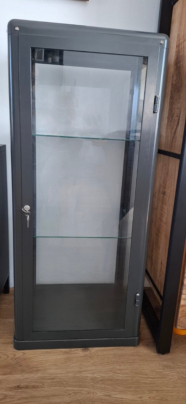 Vitrinekast, Ophalen, 25 tot 50 cm, 150 tot 200 cm