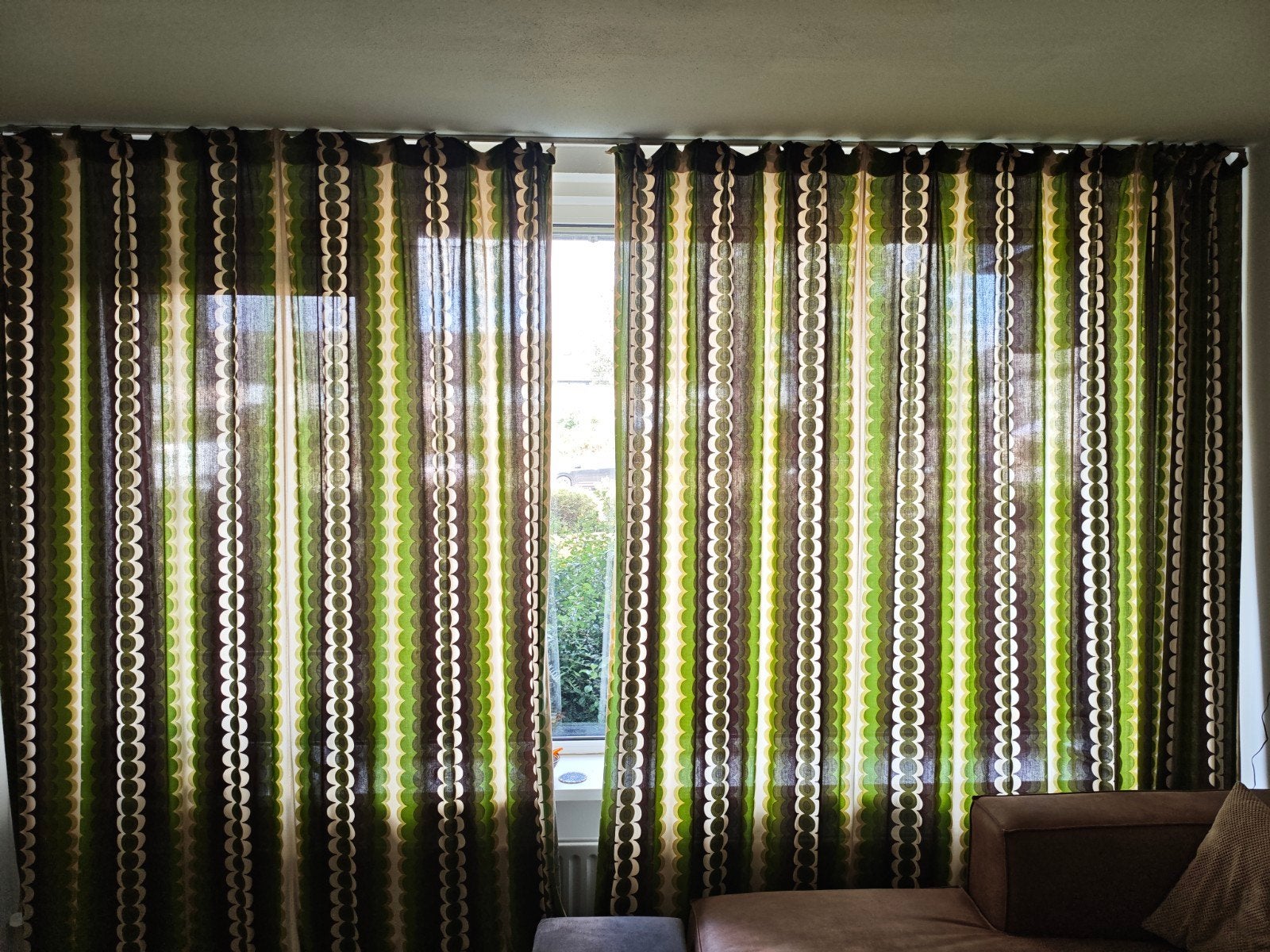Retro gordijnen, lichtdoorlatend, rook/huisdiervrij huis, Gebruikt, Ophalen of Verzenden, 260 cm, Gordijn