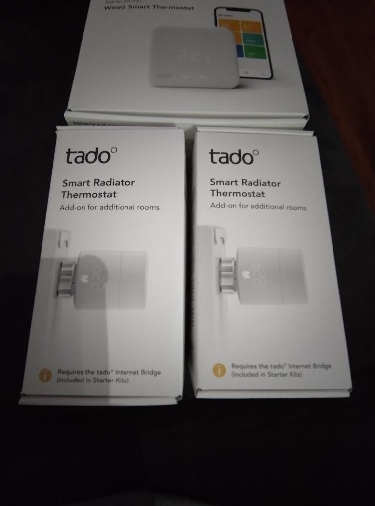 Tado smart thermostat + 2 knoppen (nieuw €340 my price €275), Doe-het-zelf en Verbouw, Thermostaten, Nieuw, Slimme thermostaat