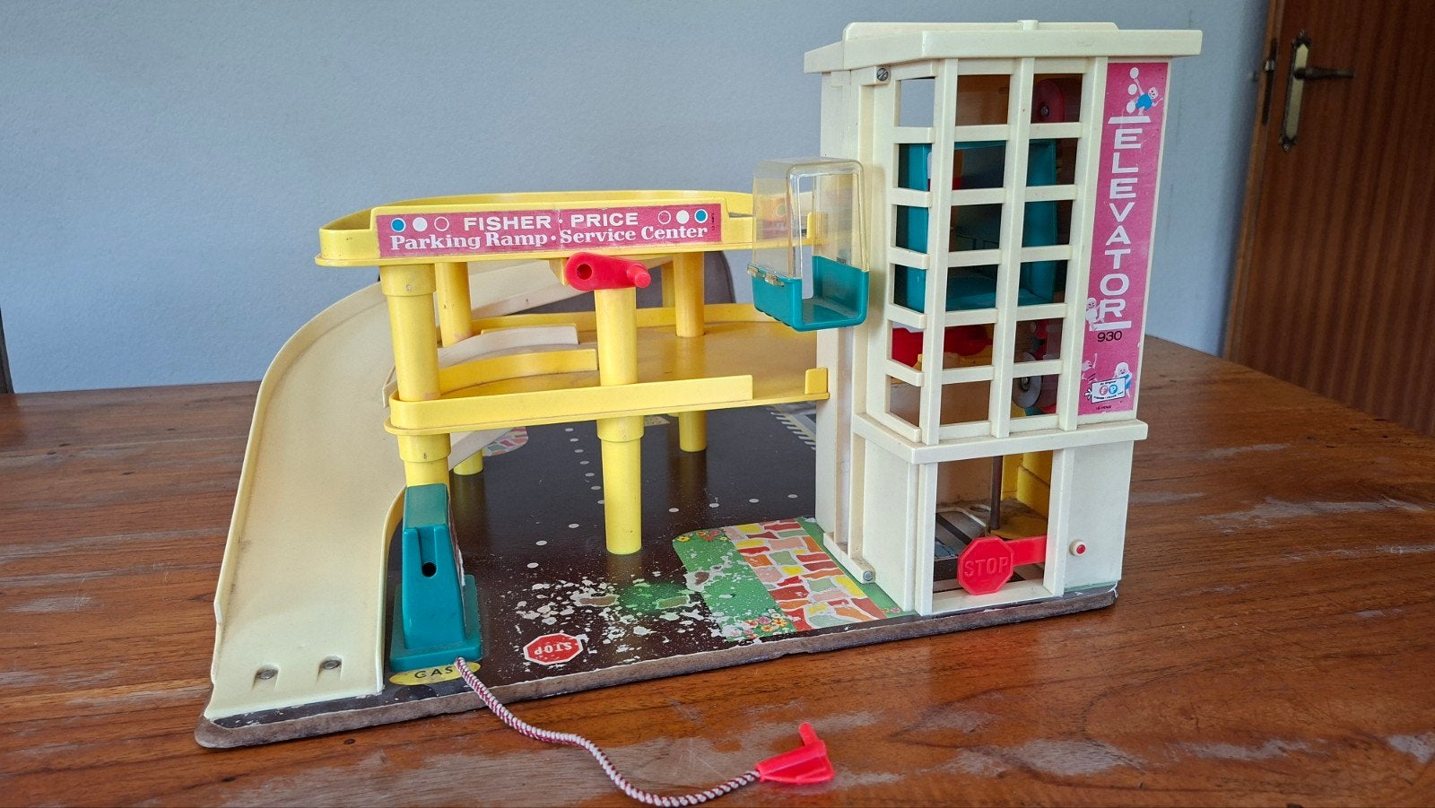 vintage fisher price garage, Ophalen, Gebruikt, Speelset