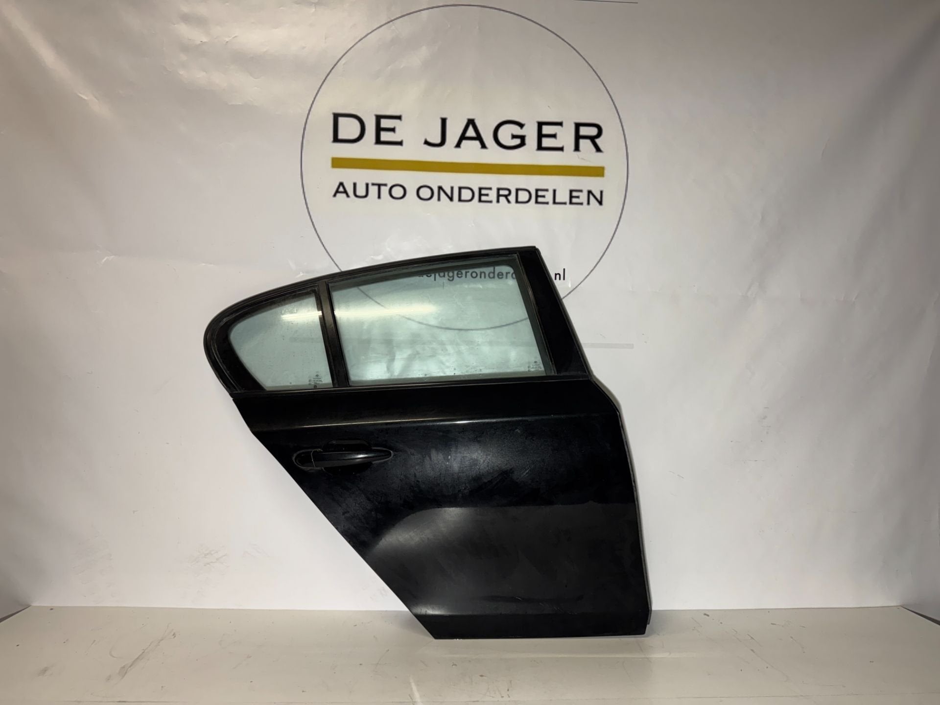 BMW 1 SERIE E87 DEUR PORTIER RECHTS ACHTER, Auto-onderdelen, Petuelring 130
80788  Munich, DE, Gebruikt, Deur, Info@bmw.de