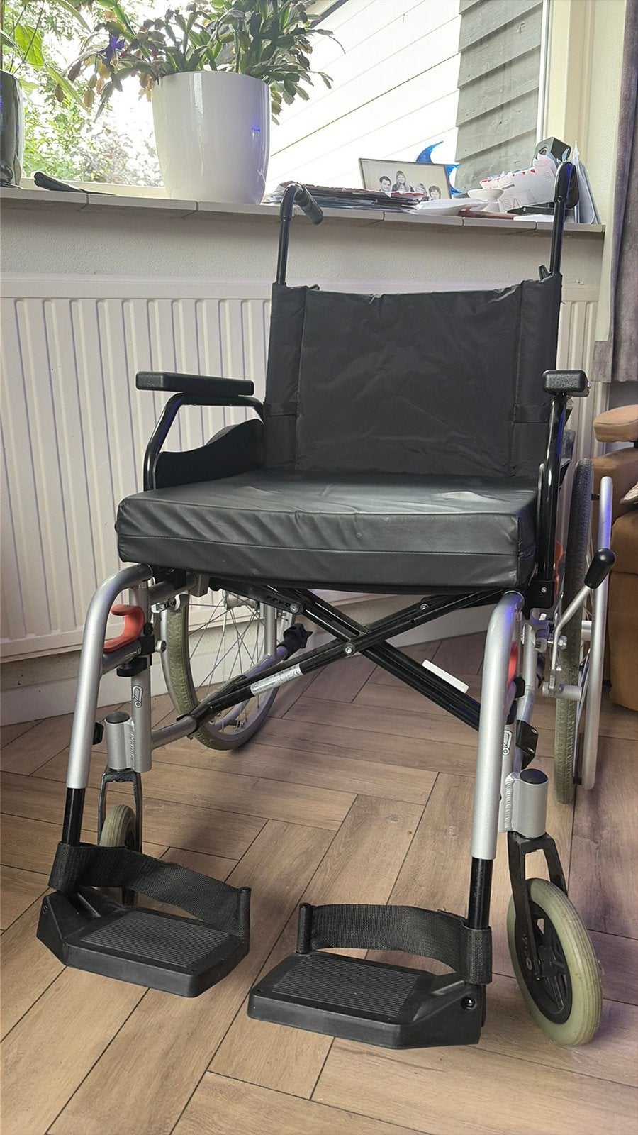 Invalide rolstoel, Ophalen of Verzenden, Inklapbaar, Zo goed als nieuw, Duwrolstoel