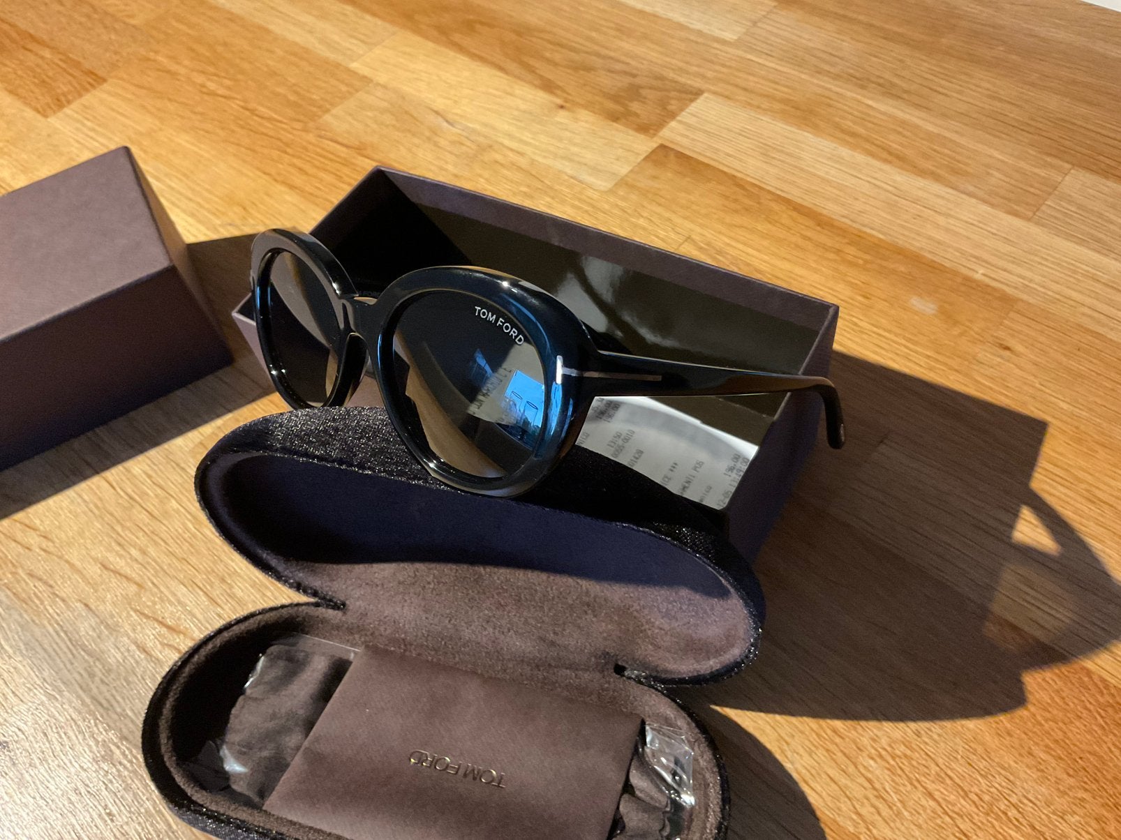 Splinternieuwe dames zonnebril Tom Ford zwart, Sieraden, Tassen en Uiterlijk, Verzenden, Nieuw, Zwart, Overige merken