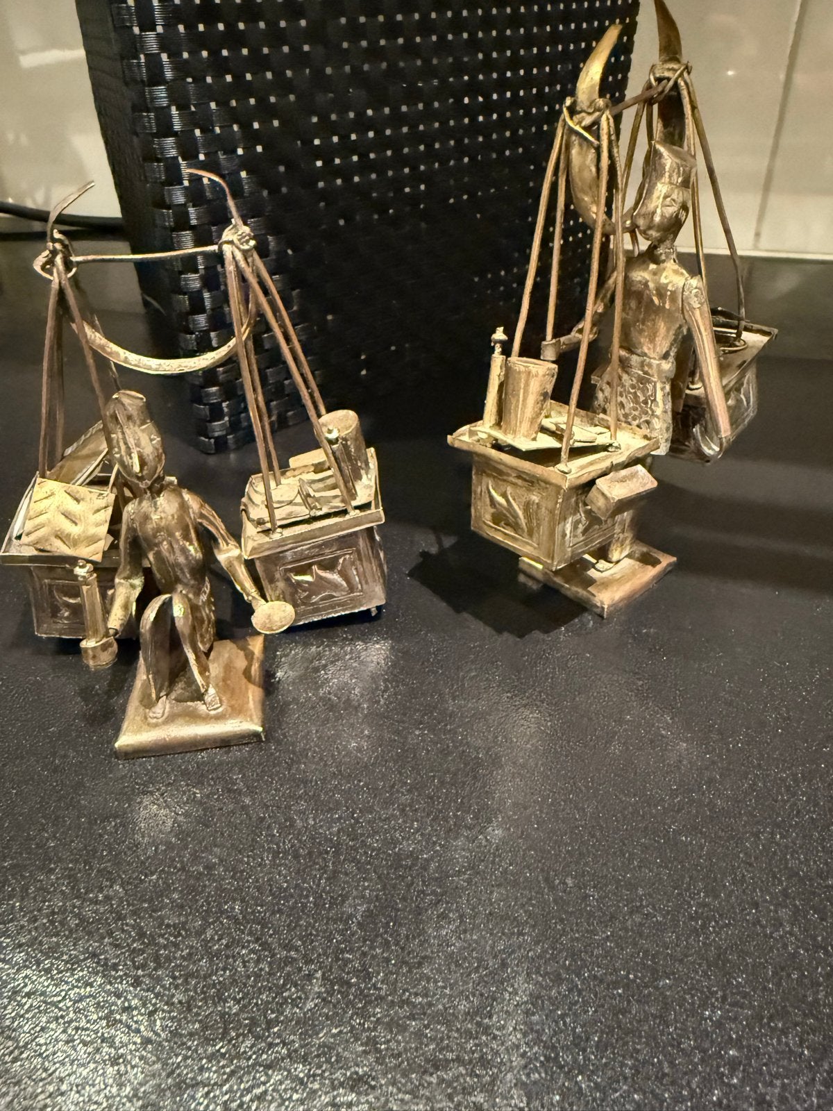 Miniaturen Djokja indonesche verzilverden straatverkopers, Minder dan 20 cm, Ophalen of Verzenden, Beeld, Goud