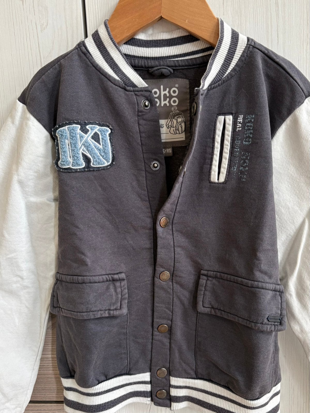 Stoer Koko Noko baseball / varsity jack - maat 110 (5 jaar), Ophalen of Verzenden, Gebruikt, Jongen, Trui of Vest