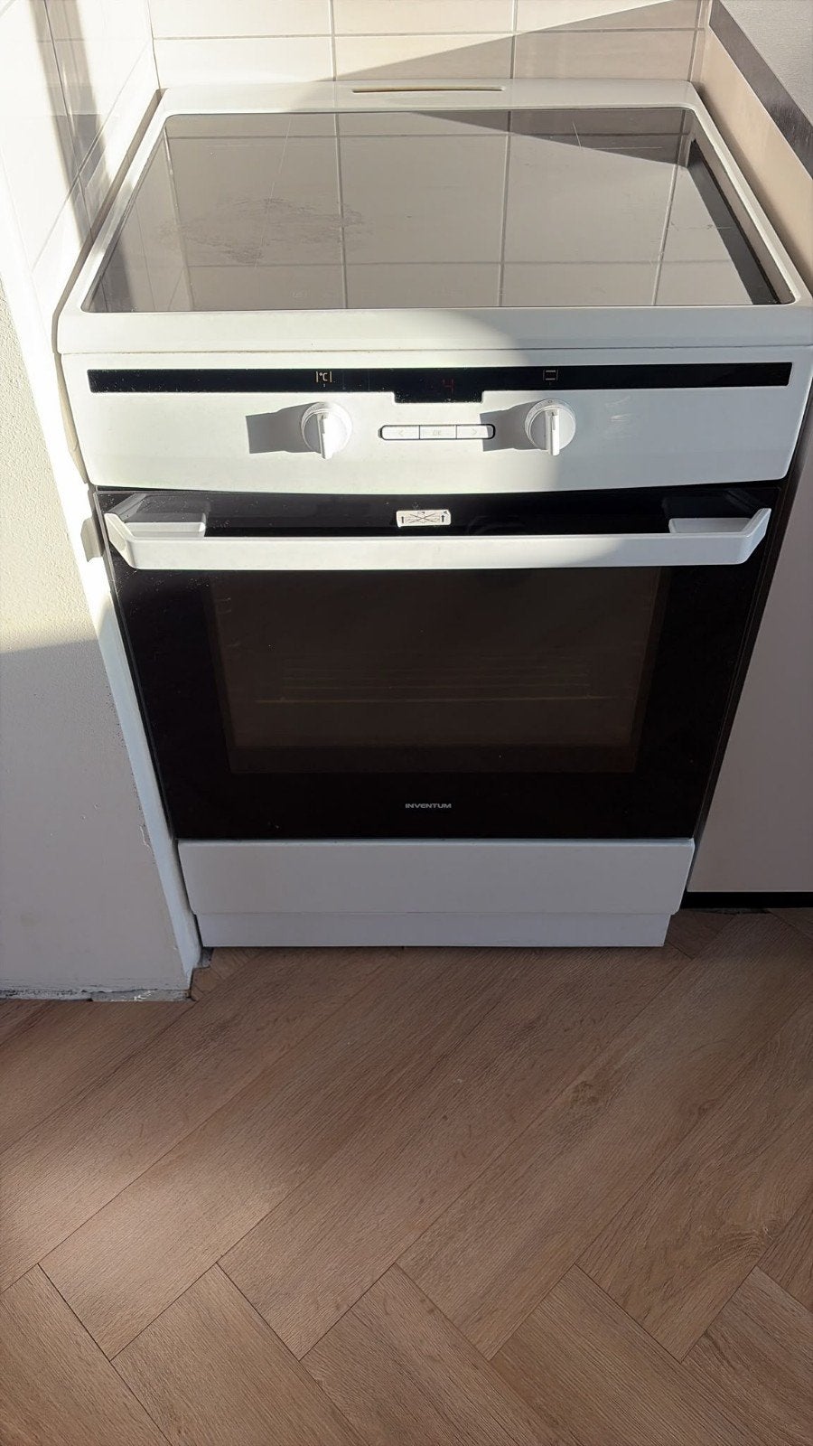 Inventum Vrijstaand Inductie Fornuis met Oven 2 jaar oud, Witgoed en Apparatuur, Fornuizen, Ophalen, Gebruikt, 60 cm of meer, 4 kookzones