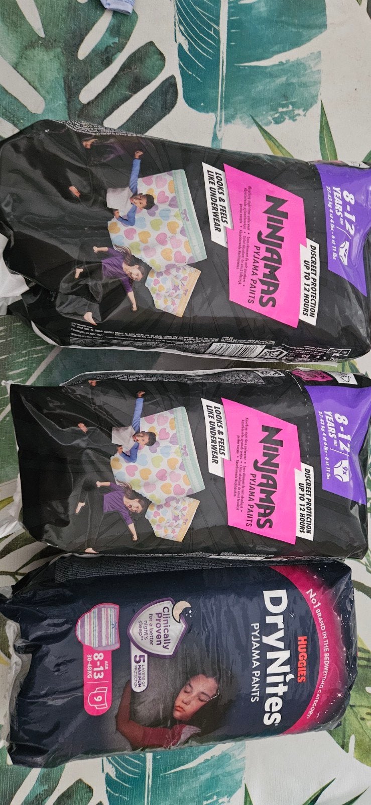 Nachtluiers: 1x Dry Nites Huggies, 2x Ninjamas (27 luiers), Ophalen