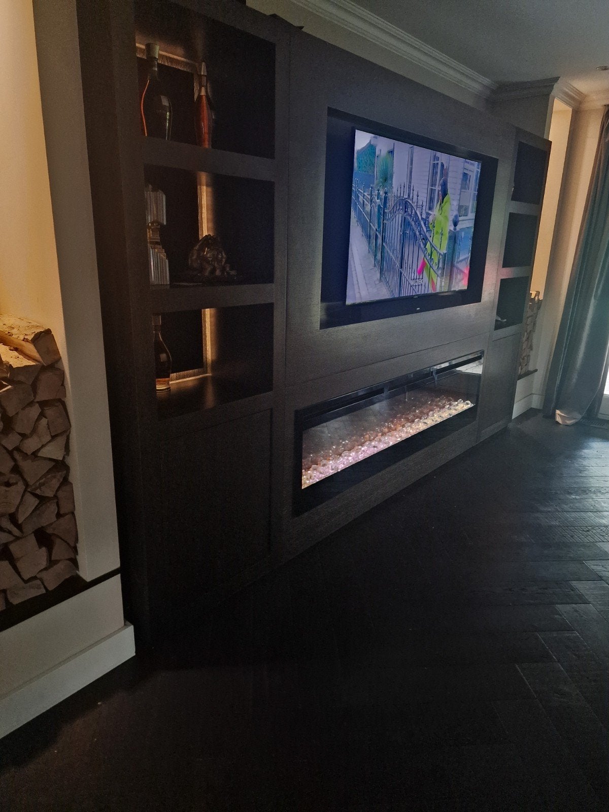 Luxe TV-meubel met geïntegreerde elektrische haard Cinewall, 200 cm of meer, Ophalen of Verzenden, Zo goed als nieuw, 200 cm of meer