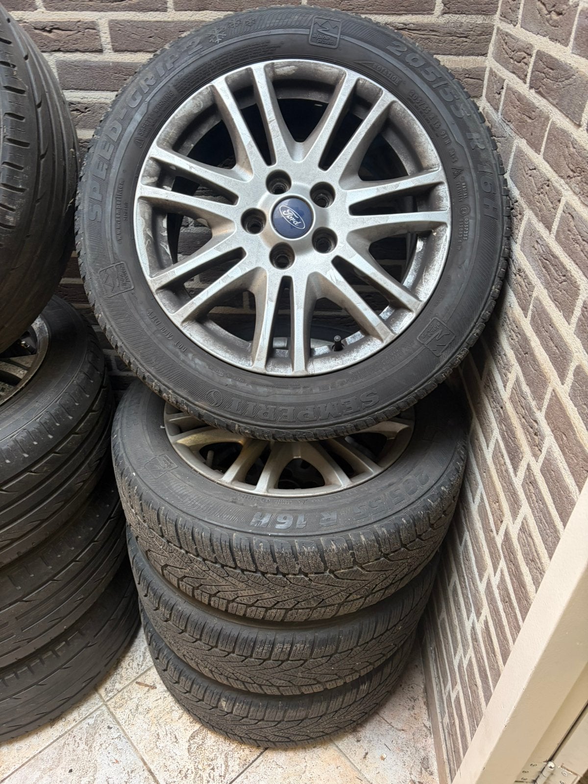 Winterbanden ford focus 205/55/r16, Auto-onderdelen, Banden en Velgen, Ophalen, Gebruikt, 16 inch, Banden en Velgen