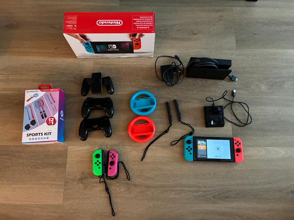 Nintendo Switch (2017) met veel accessoires en doos, Spelcomputers en Games, Spelcomputers | Nintendo Switch, Gebruikt, Switch Original