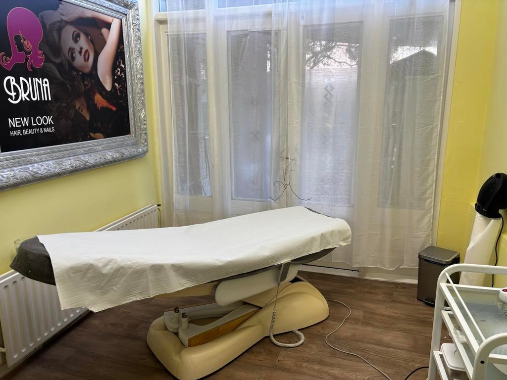 Massage / behandelkamer te huur in salon – Den Haag, Diensten en Vakmensen, Massage