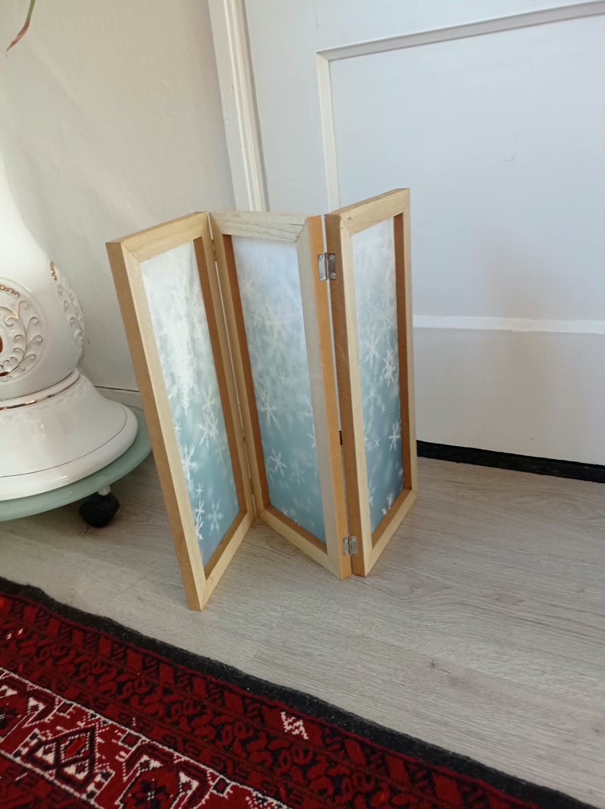 Houten raamscherm drieluik met sneeuwvlokkenmotief, Ophalen of Verzenden