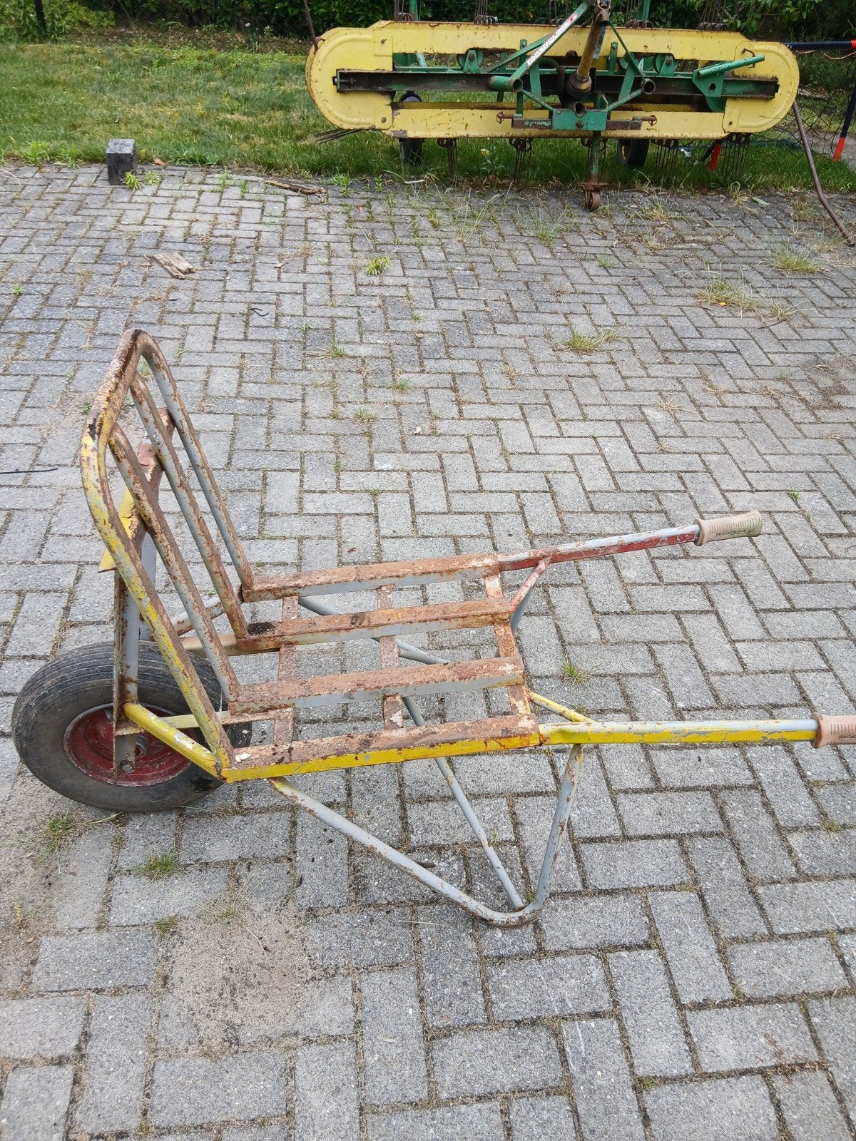 Steenkruiwagen - Robuust en Klaar voor Zwaar Werk, Tuin en Terras, Kruiwagens, Ophalen, Onbekend, Handmatig, Gebruikt