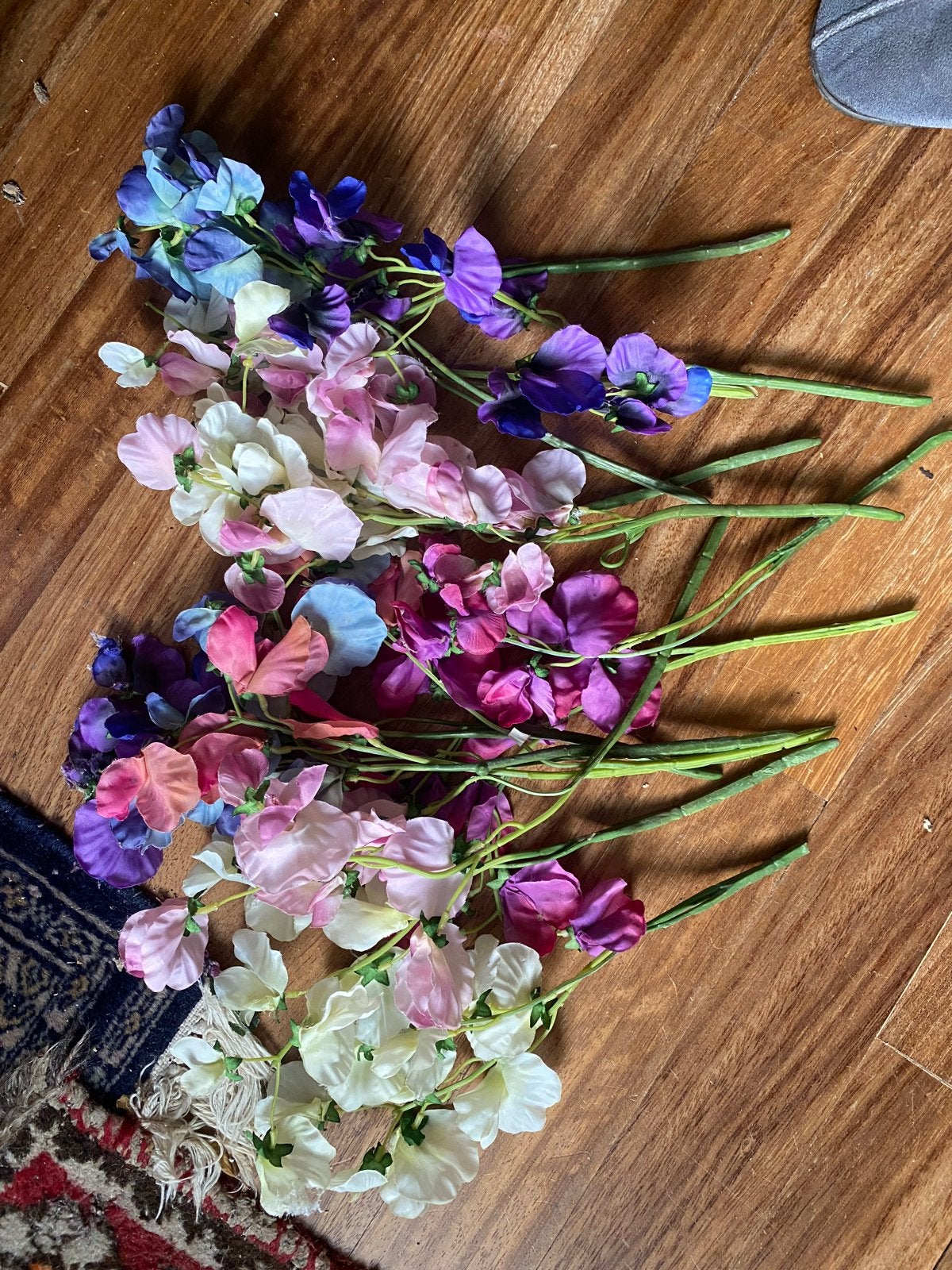 Zijden lathyrus bloemen - 14stelen in diverse kleuren, Ophalen of Verzenden, Nieuw, Meerkleurig, Textiel